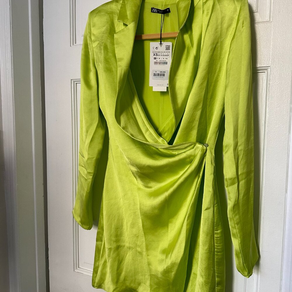 NWT Zara satin effect shoulder pad dress - Lime green - Size XS